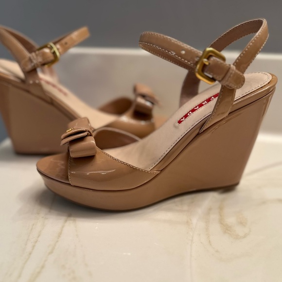 Prada Nudo Patent Leather Bow Wedge Sandals - NIB 35 - Picture 7 of 9